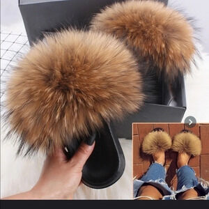 Vintage Luxury faux  fur fuzzy slides 10